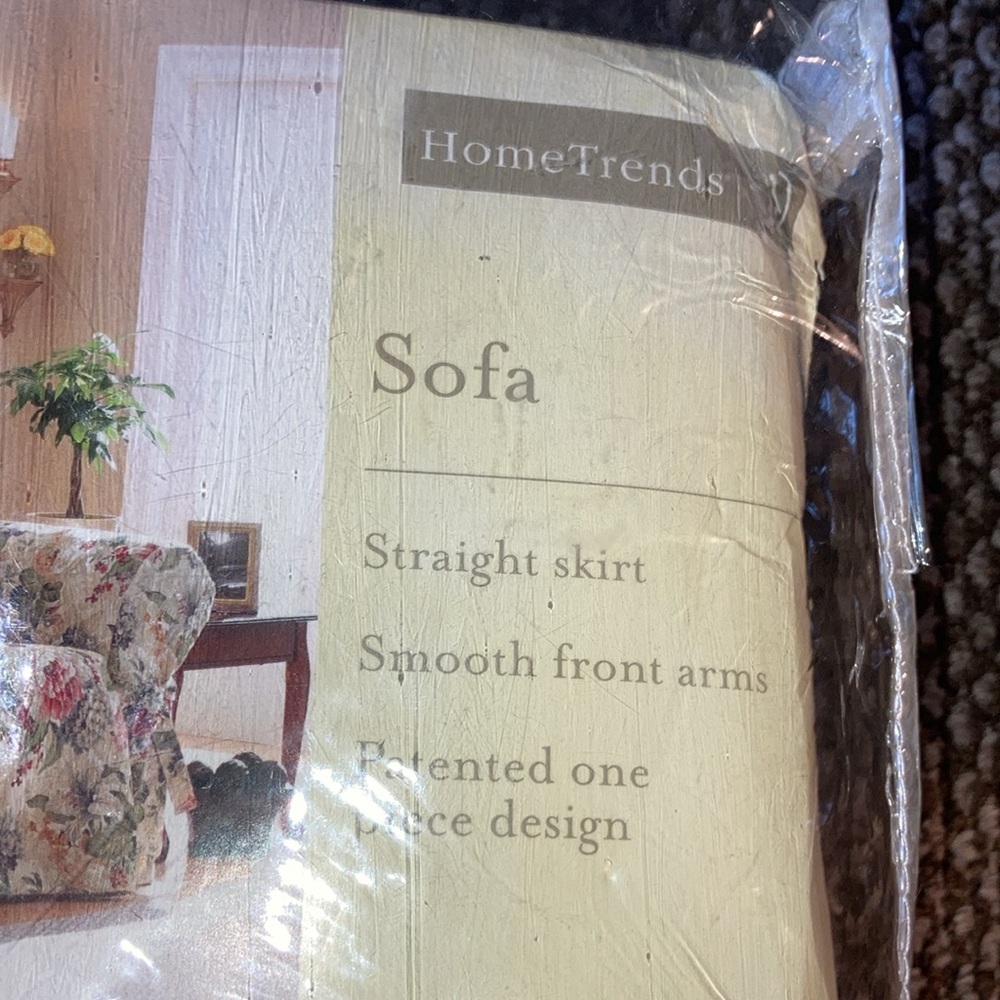 New 🆕 Sofa 🛋️ Cover - Picture 4 of 6